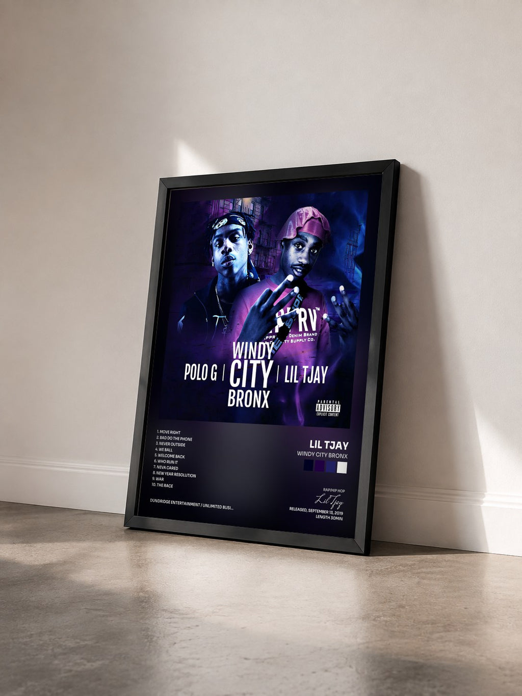 #noir Tableau de l'album Windy City Bronx de Lil Tjay vu de trois quarts, cadre noir