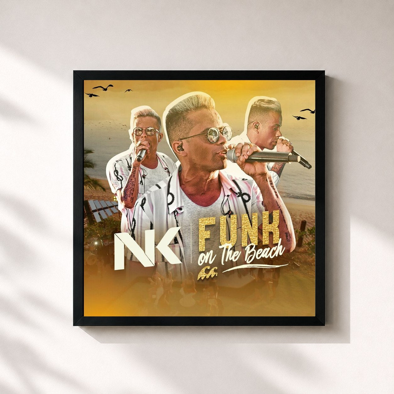 #noir Tableau carré de l'album Funk On The Beach de MC Neguinho do Kaxeta, cadre noir 32x32 cm