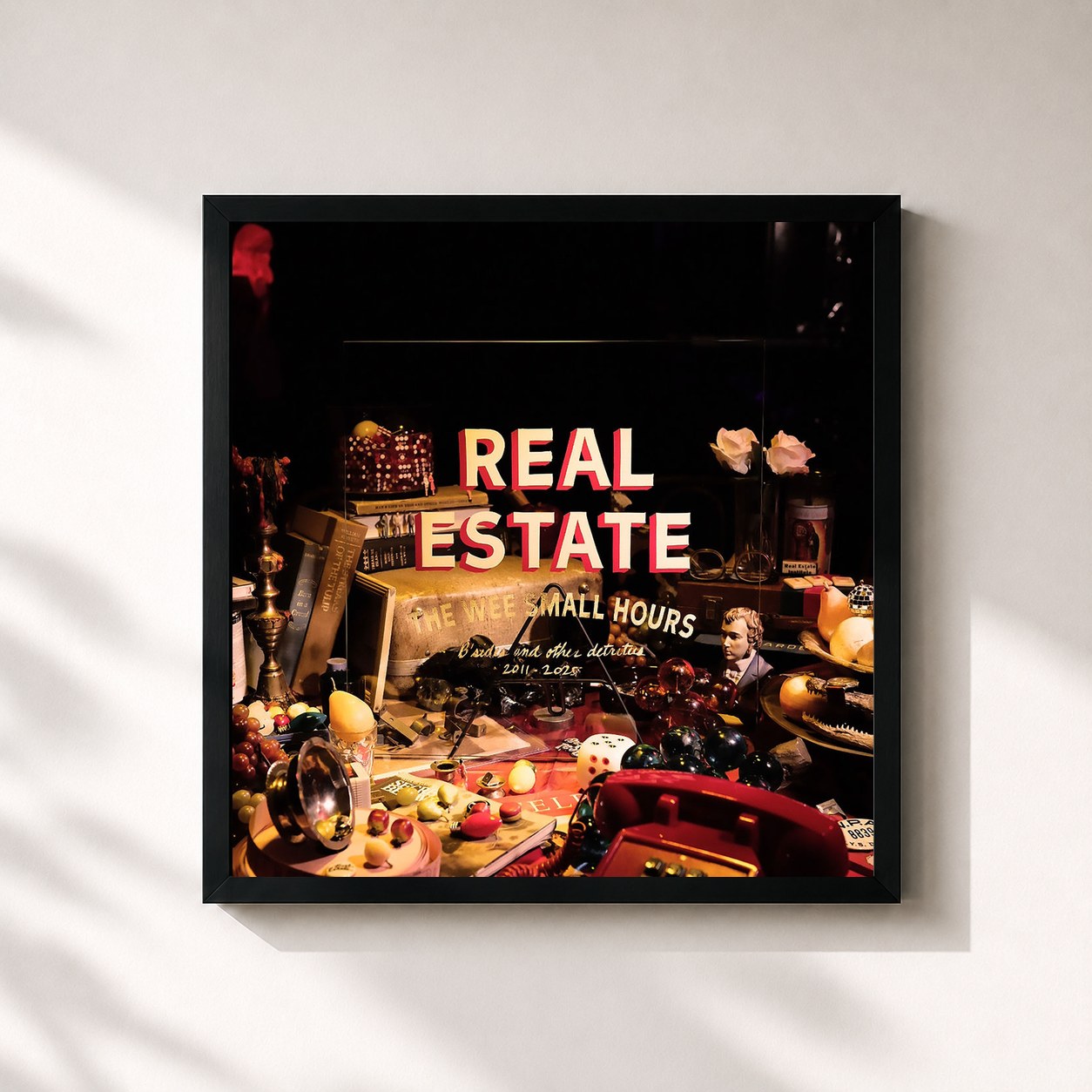 #noir Tableau carré de l'album The Wee Small Hours: B-Sides and Other Detritus 2011-2025 de Real Estate, cadre noir 32x32 cm