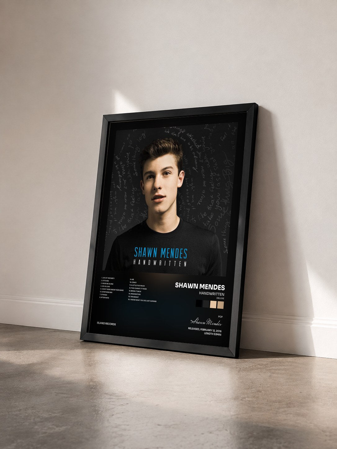 #noir Tableau de l'album Handwritten (Deluxe) de Shawn Mendes vu de trois quarts, cadre noir