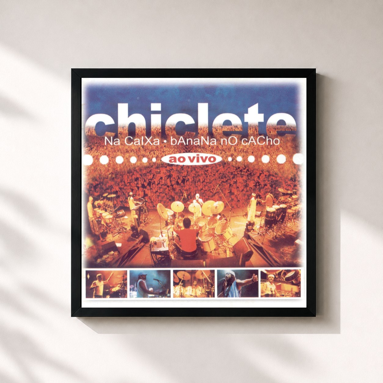 #noir Tableau carré de l'album Chiclete Na Caixa, Banana No Cacho de Chiclete Com Banana, cadre noir 32x32 cm