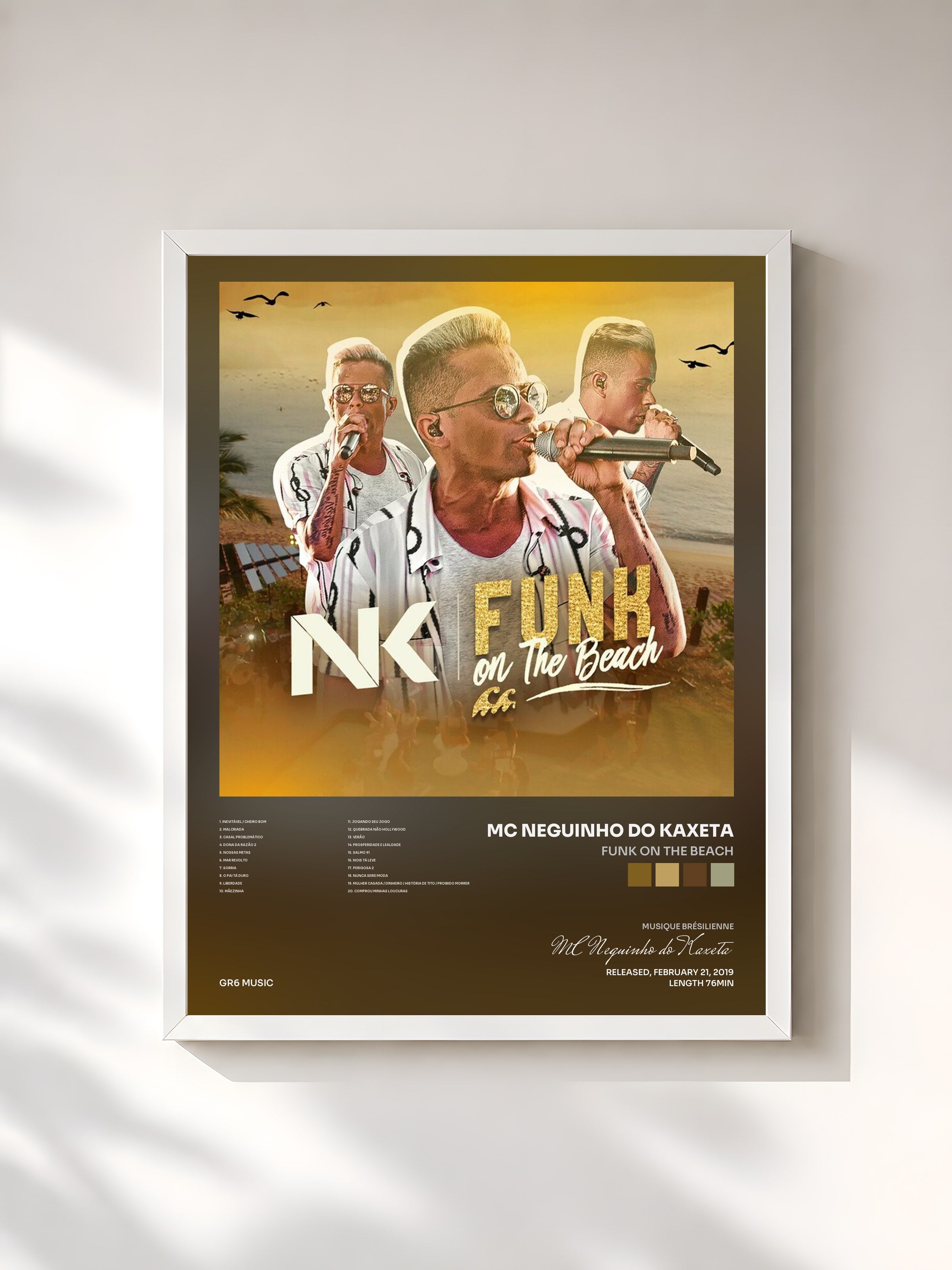 #blanc Tableau de l'album Funk On The Beach de MC Neguinho do Kaxeta, cadre blanc, imprimé et encadré en France