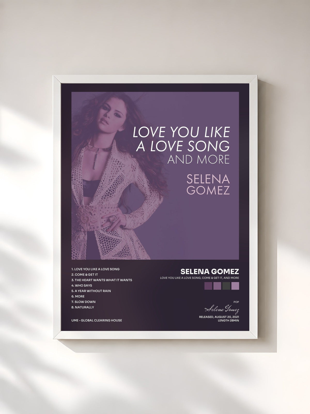 #blanc Love You Like A Love Song, Come & Get It, and More von Selena Gomez als gerahmter Kunstdruck, weißer Rahmen, gedruckt und gerahmt in Frankreich