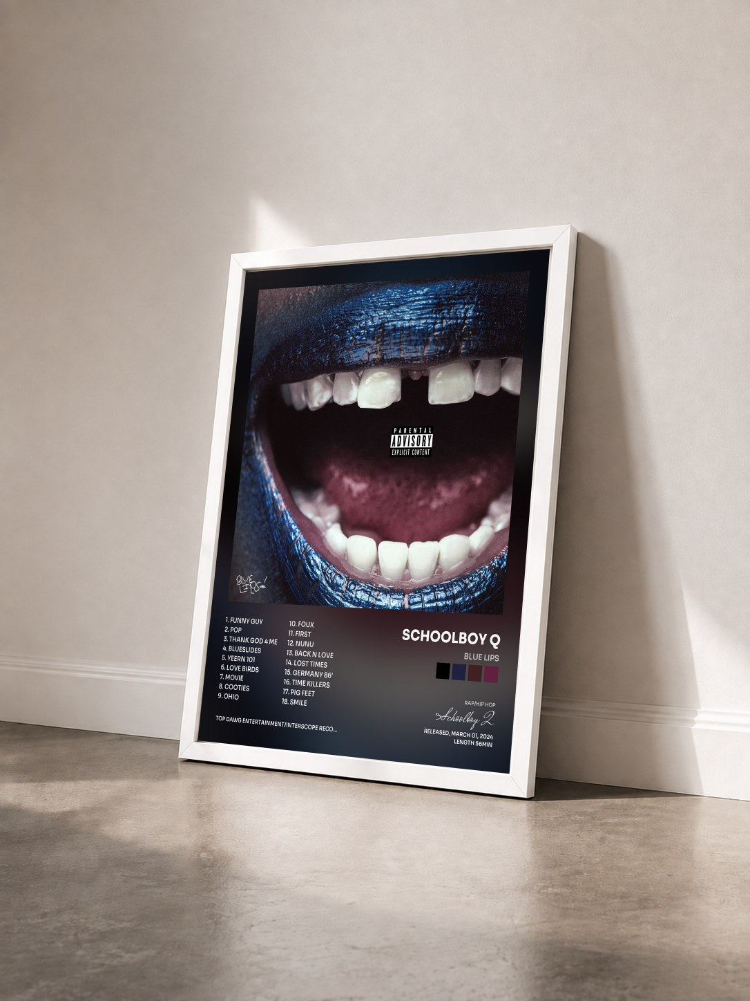#blanc Tableau de l'album BLUE LIPS de Schoolboy Q vu de trois quarts, cadre blanc