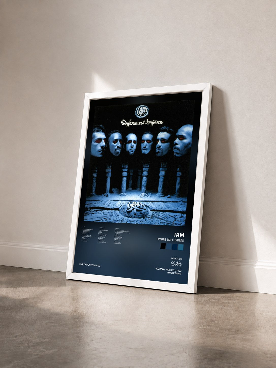 #blanc Tableau de l'album Ombre Est Lumière de IAM vu de trois quarts, cadre blanc