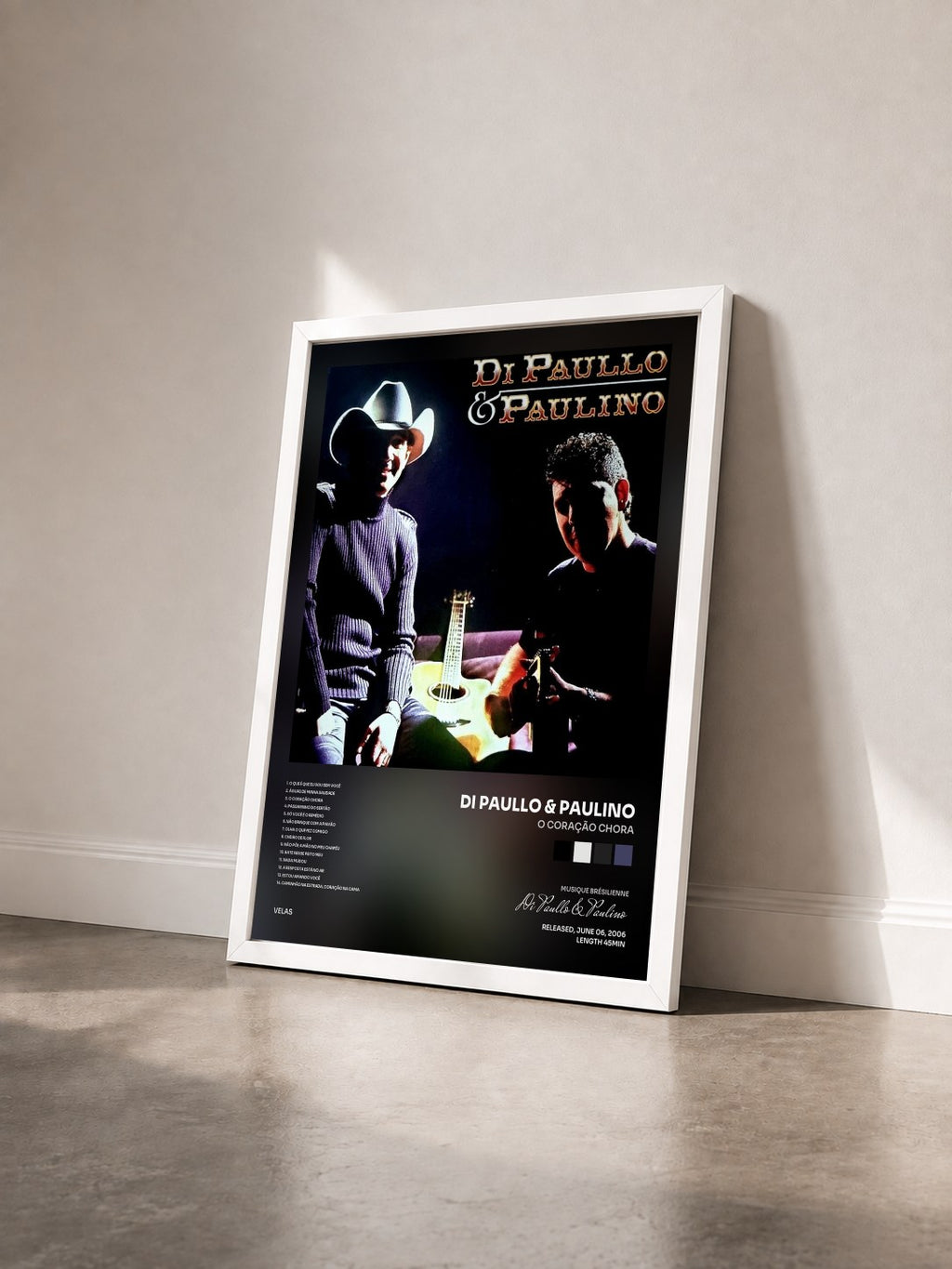 #blanc O Coração Chora von Di Paullo & Paulino als gerahmter Kunstdruck von schräg gesehen, weißer Rahmen