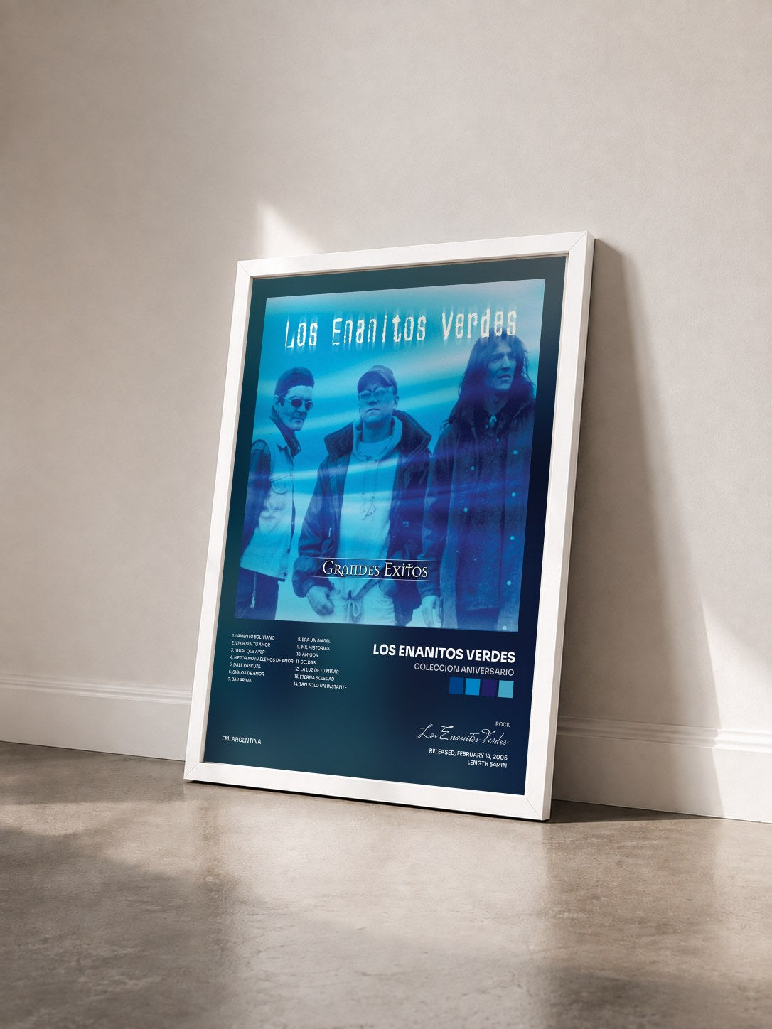 #blanc Tableau de l'album Coleccion Aniversario de Los Enanitos Verdes vu de trois quarts, cadre blanc