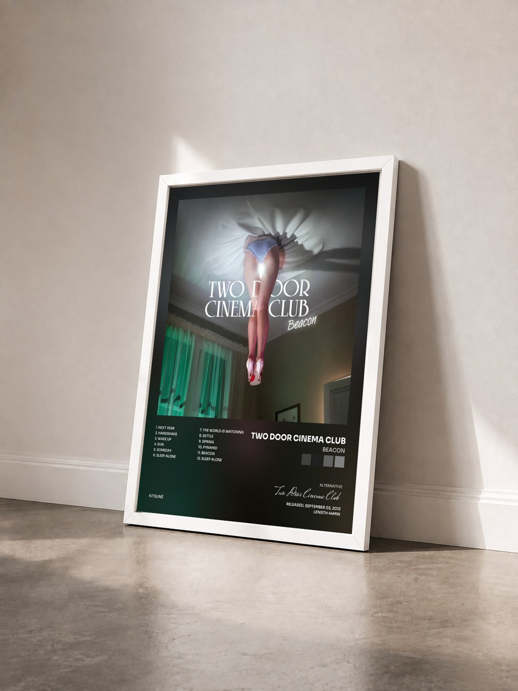 #blanc Tableau de l'album Beacon de Two Door Cinema Club vu de trois quarts, cadre blanc