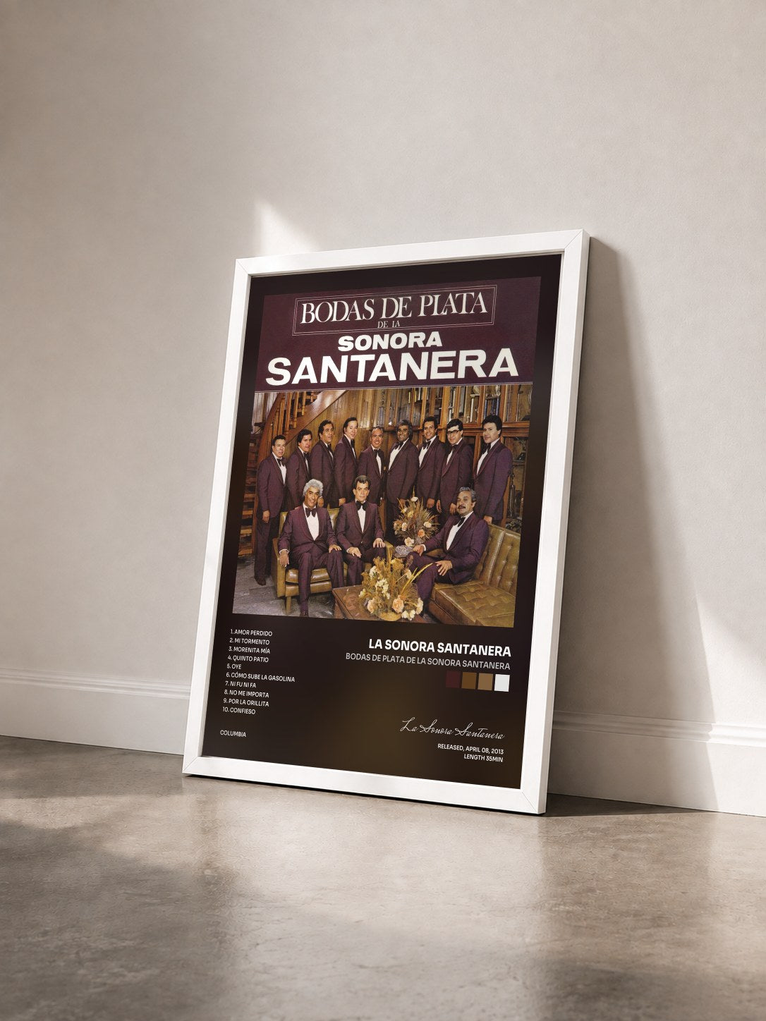 #blanc Tableau de l'album Bodas De Plata De La Sonora Santanera de La Sonora Santanera vu de trois quarts, cadre blanc