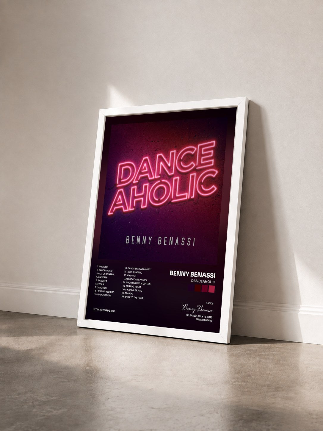#blanc Tableau de l'album Danceaholic de Benny Benassi vu de trois quarts, cadre blanc