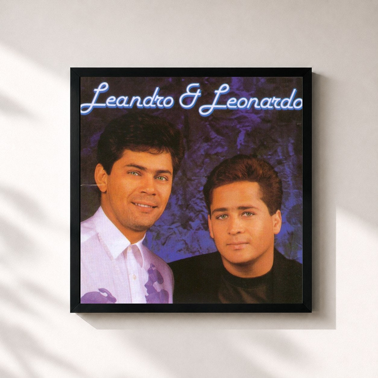 #noir Tableau carré de l'album Volume 5 de Leandro & Leonardo , cadre noir 32x32 cm