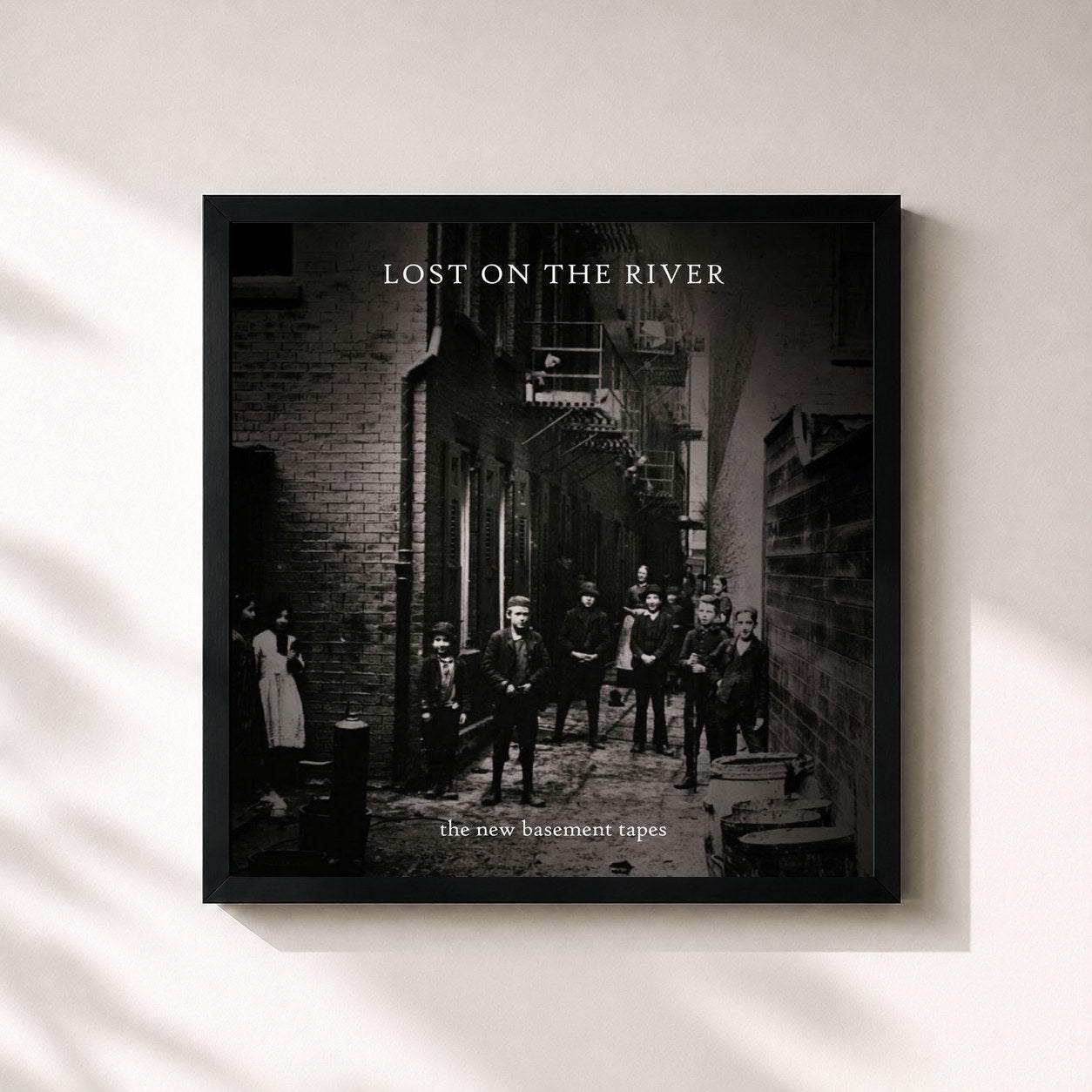 #noir Tableau carré de l'album Lost On The River de The New Basement Tapes, cadre noir 32x32 cm