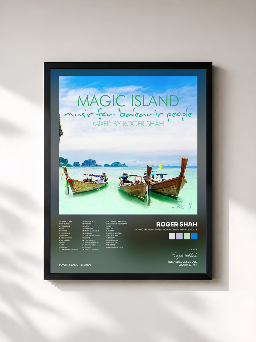 #noir Tableau de l'album Magic Island - Music for Balearic People, Vol. 8 de Roger Shah, cadre noir, imprimé et encadré en France