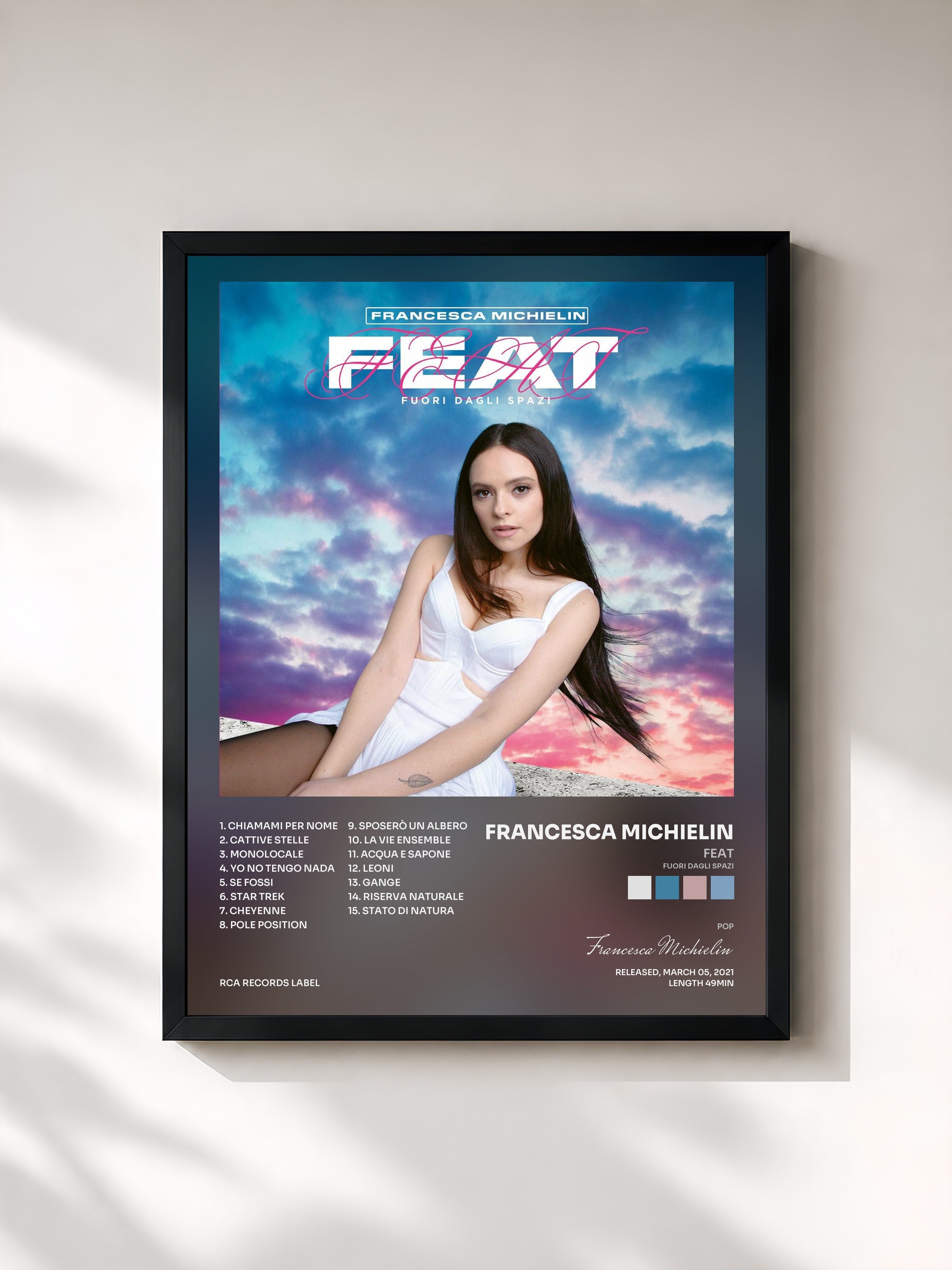 #noir Tableau de l'album FEAT (Fuori dagli spazi) de Francesca Michielin, cadre noir, imprimé et encadré en France