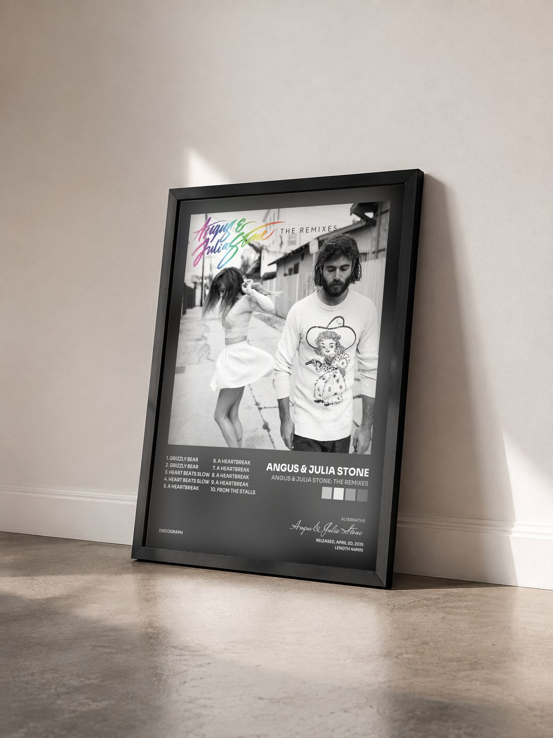 #noir Tableau de l'album Angus & Julia Stone: The Remixes de Angus & Julia Stone vu de trois quarts, cadre noir