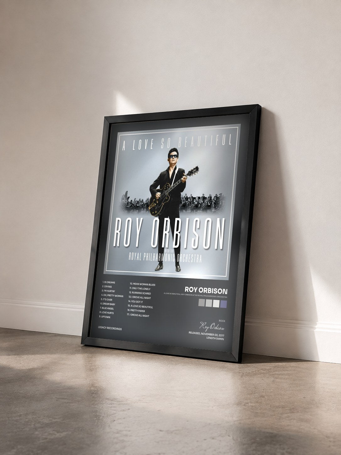 #noir Tableau de l'album A Love So Beautiful: Roy Orbison & The Royal Philharmonic Orchestra de Roy Orbison vu de trois quarts, cadre noir