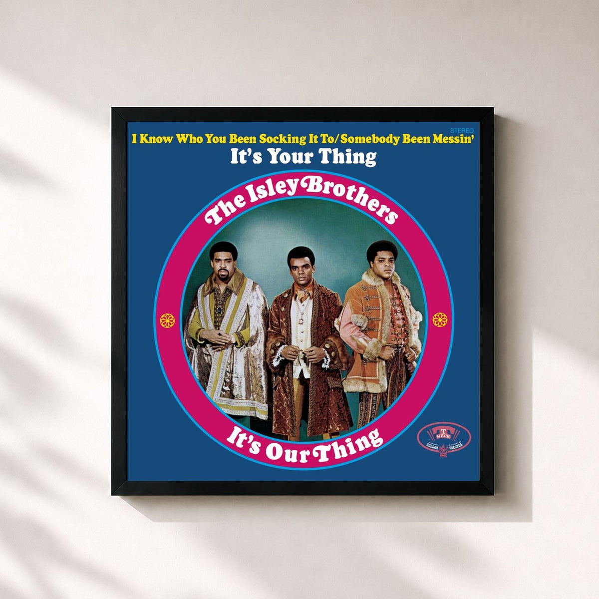#noir Tableau carré de l'album It's Our Thing (Expanded Edition) de The Isley Brothers, cadre noir 32x32 cm