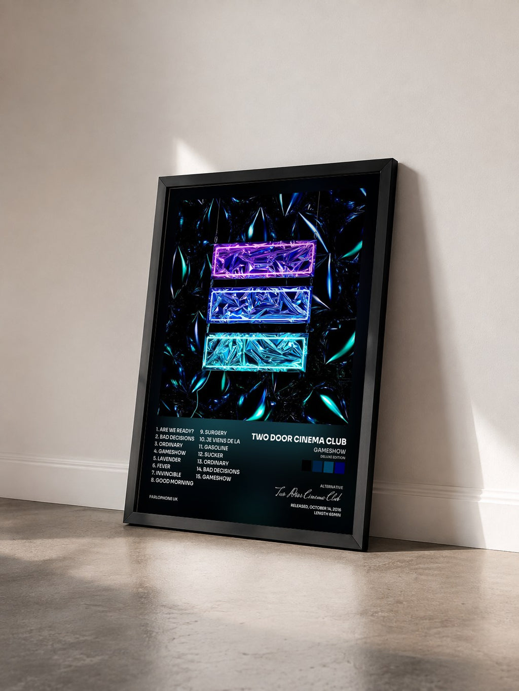 #noir Tableau de l'album Gameshow (Deluxe Edition) de Two Door Cinema Club vu de trois quarts, cadre noir