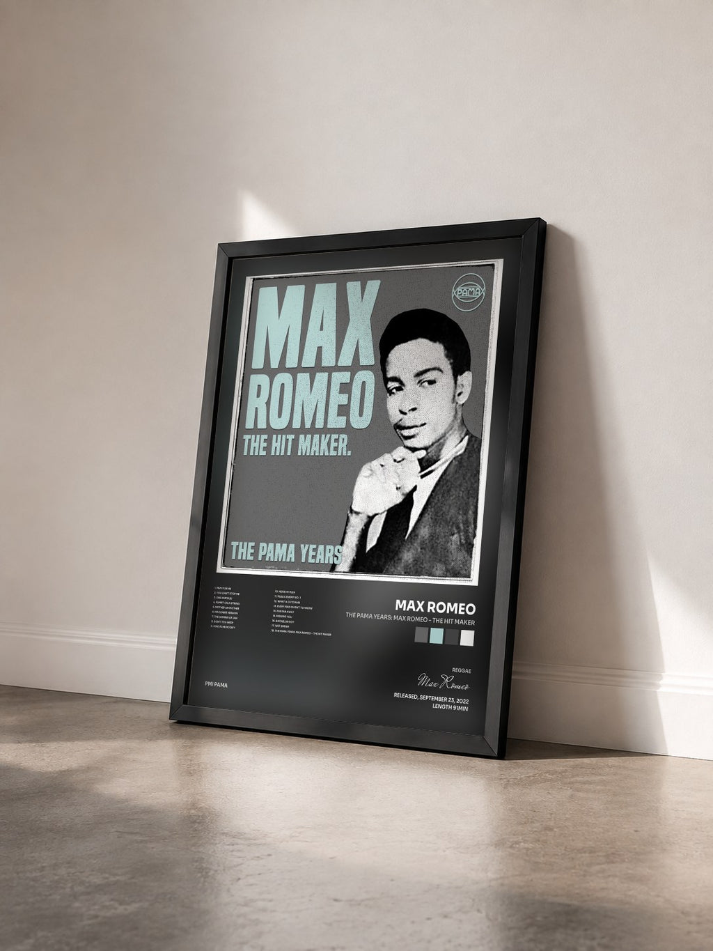 #noir Tableau de l'album The Pama Years: Max Romeo - The Hit Maker de Max Romeo vu de trois quarts, cadre noir