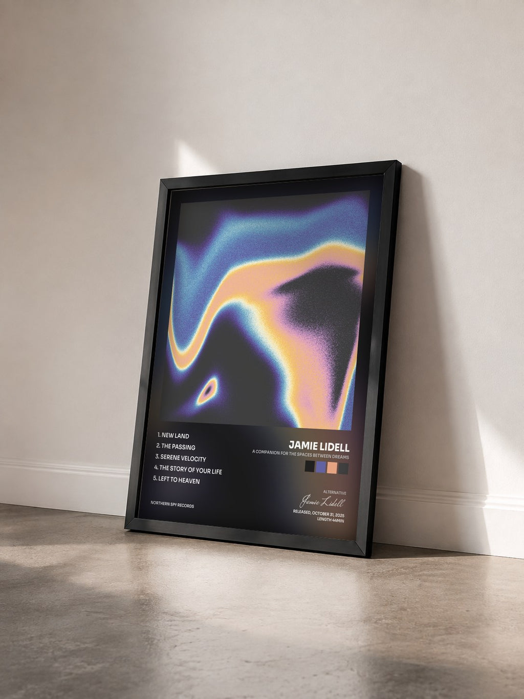 #noir A Companion For The Spaces Between Dreams di Jamie Lidell in stampa incorniciata vista di tre quarti, cornice nera
