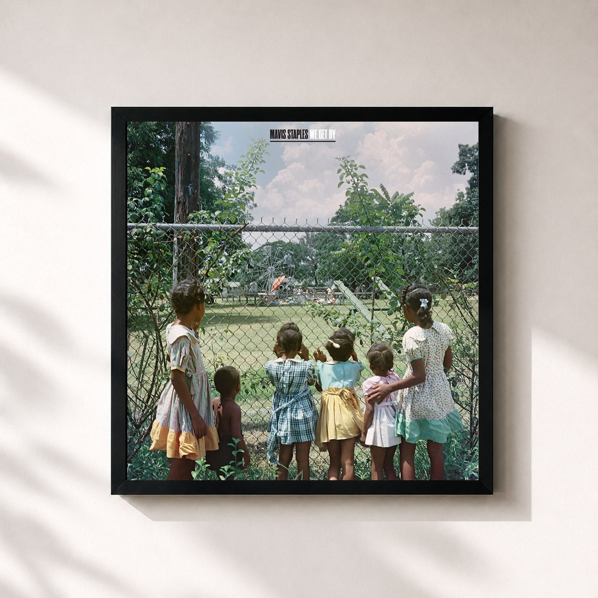 #noir Tableau carré de l'album We Get By de Mavis Staples, cadre noir 32x32 cm