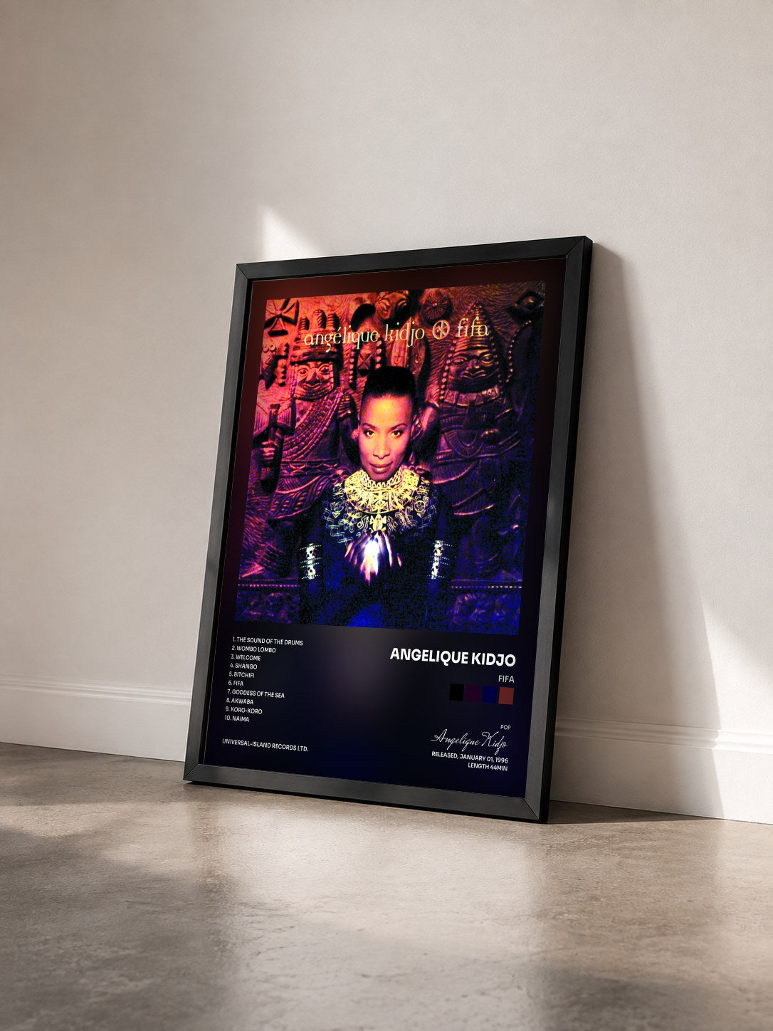 #noir Tableau de l'album Fifa de Angelique Kidjo vu de trois quarts, cadre noir