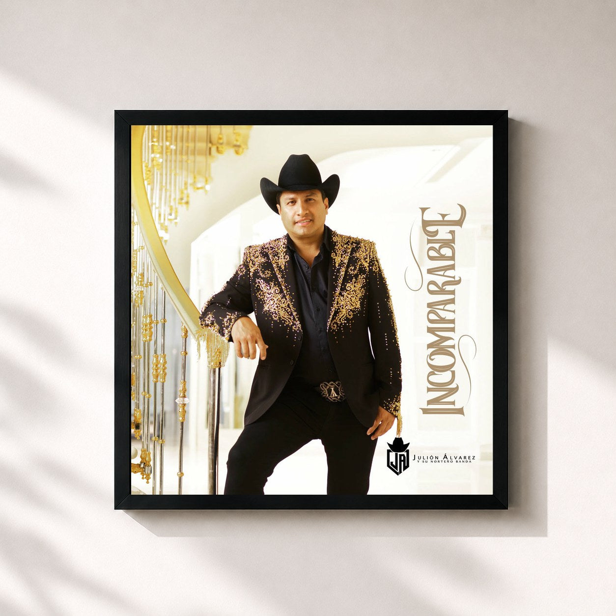 #noir Tableau carré de l'album Incomparable de Julion Alvarez Y Su Norteño Banda, cadre noir 32x32 cm