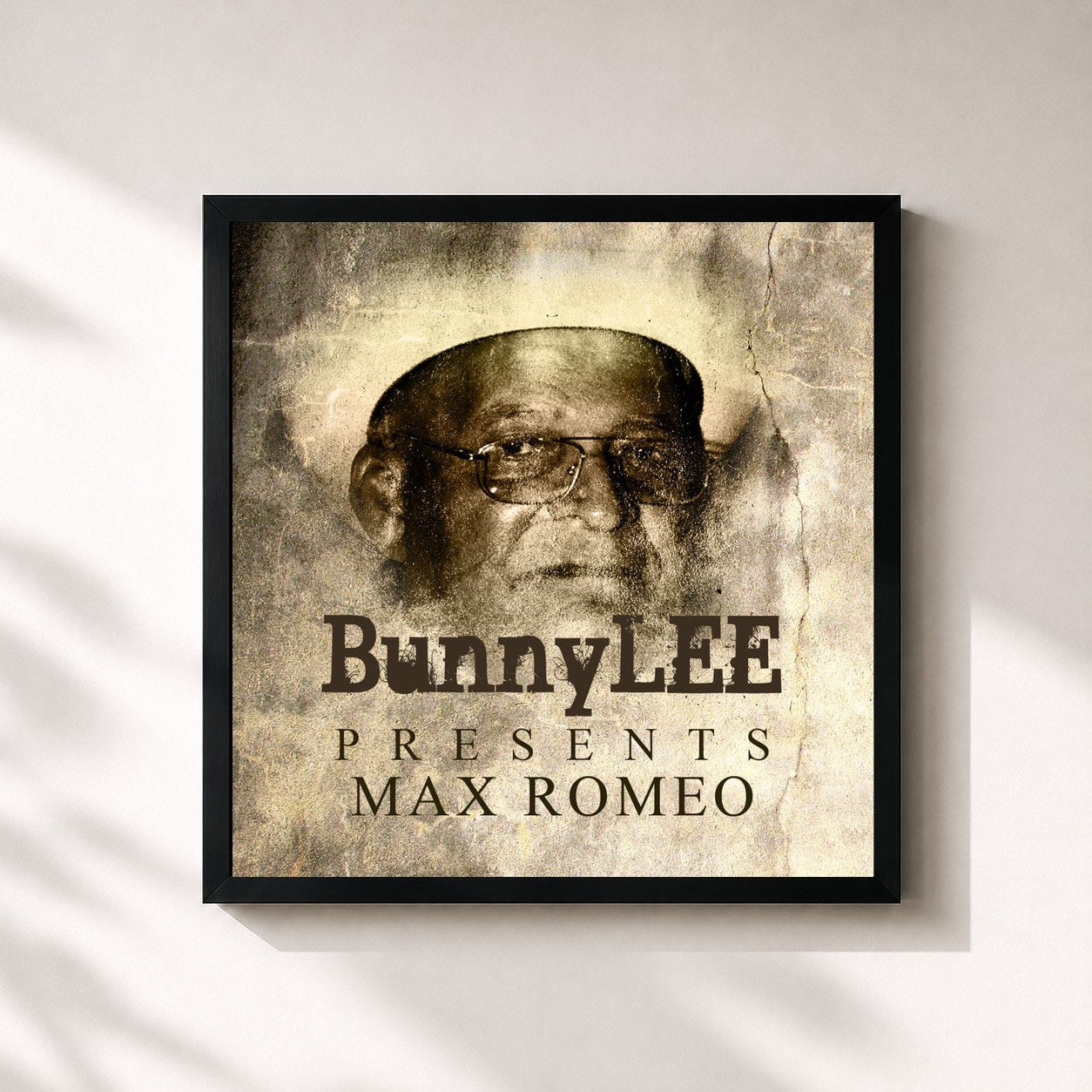 #noir Tableau carré de l'album Bunny Striker Lee Presents de Max Romeo, cadre noir 32x32 cm
