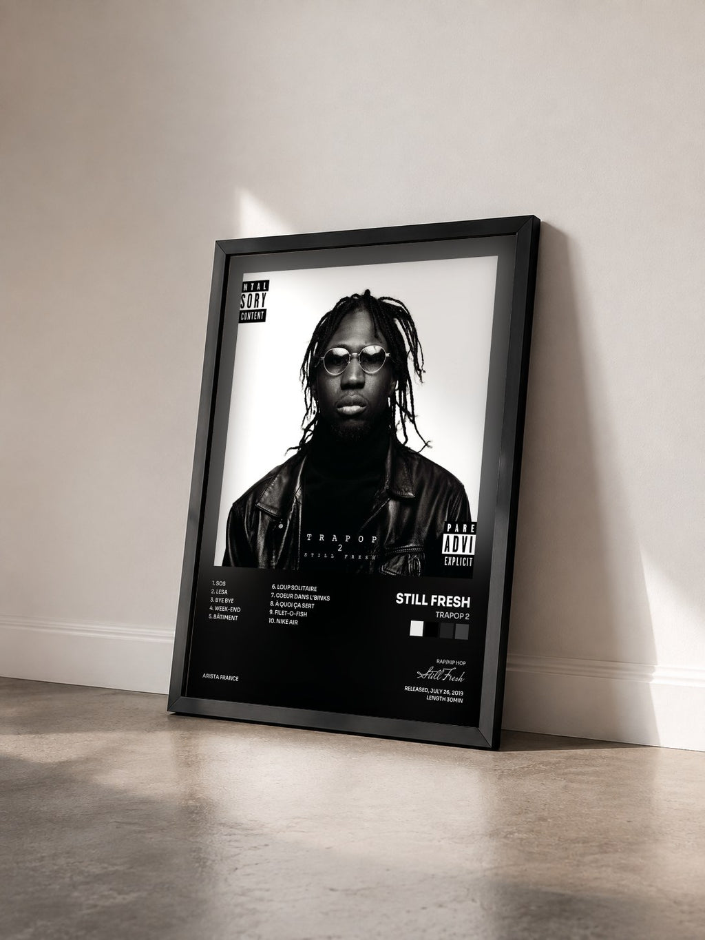 #noir Tableau de l'album TRAPOP 2 de Still Fresh vu de trois quarts, cadre noir