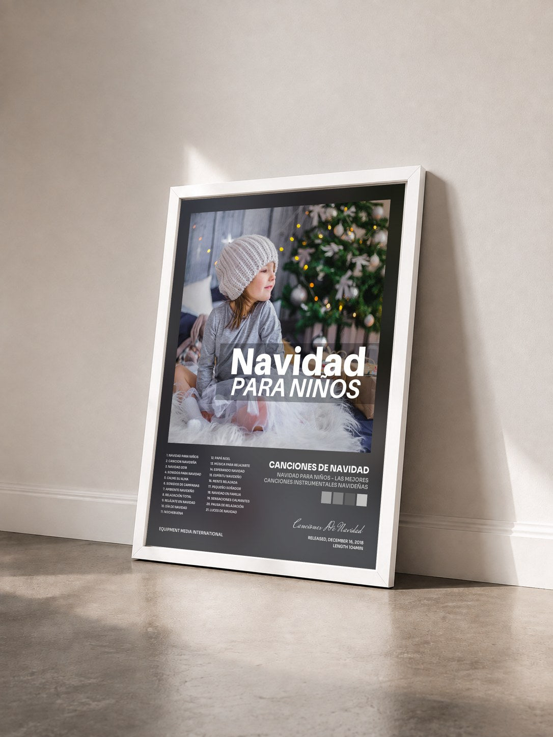 #blanc Tableau de l'album Navidad para Niños - Las Mejores Canciones Instrumentales Navideñas de Canciones De Navidad vu de trois quarts, cadre blanc
