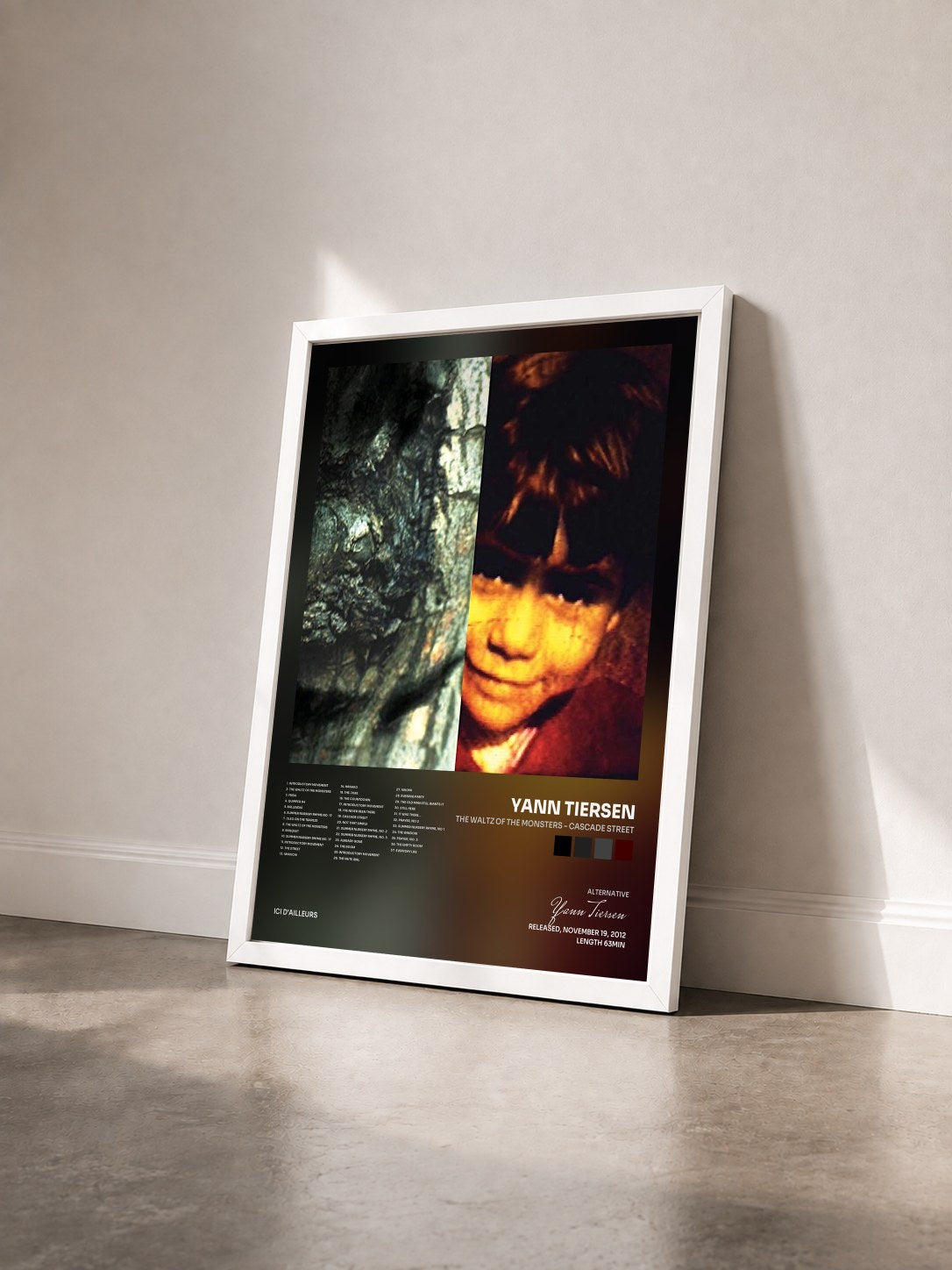 #blanc Tableau de l'album The Waltz of the Monsters - Cascade Street de Yann Tiersen vu de trois quarts, cadre blanc