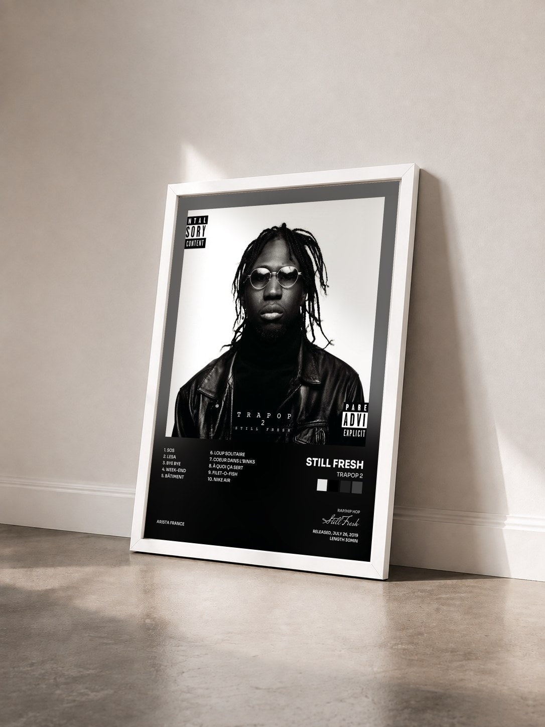 #blanc Tableau de l'album TRAPOP 2 de Still Fresh vu de trois quarts, cadre blanc