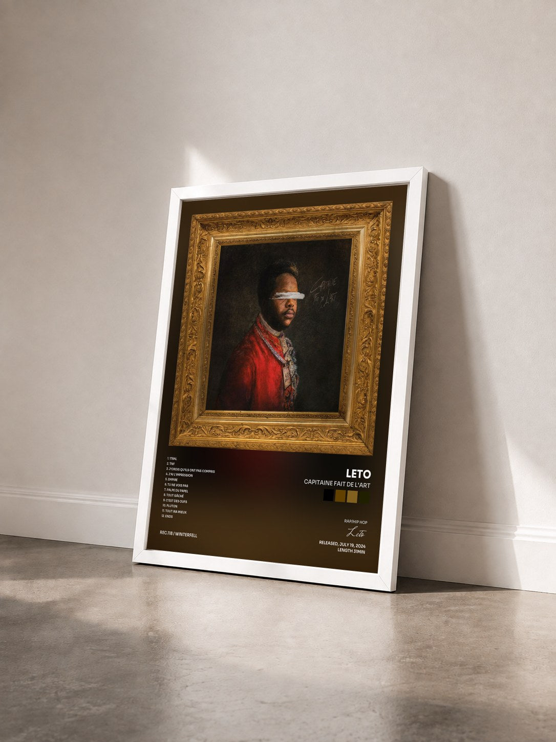#blanc Tableau de l'album Capitaine fait de l'art de Leto vu de trois quarts, cadre blanc