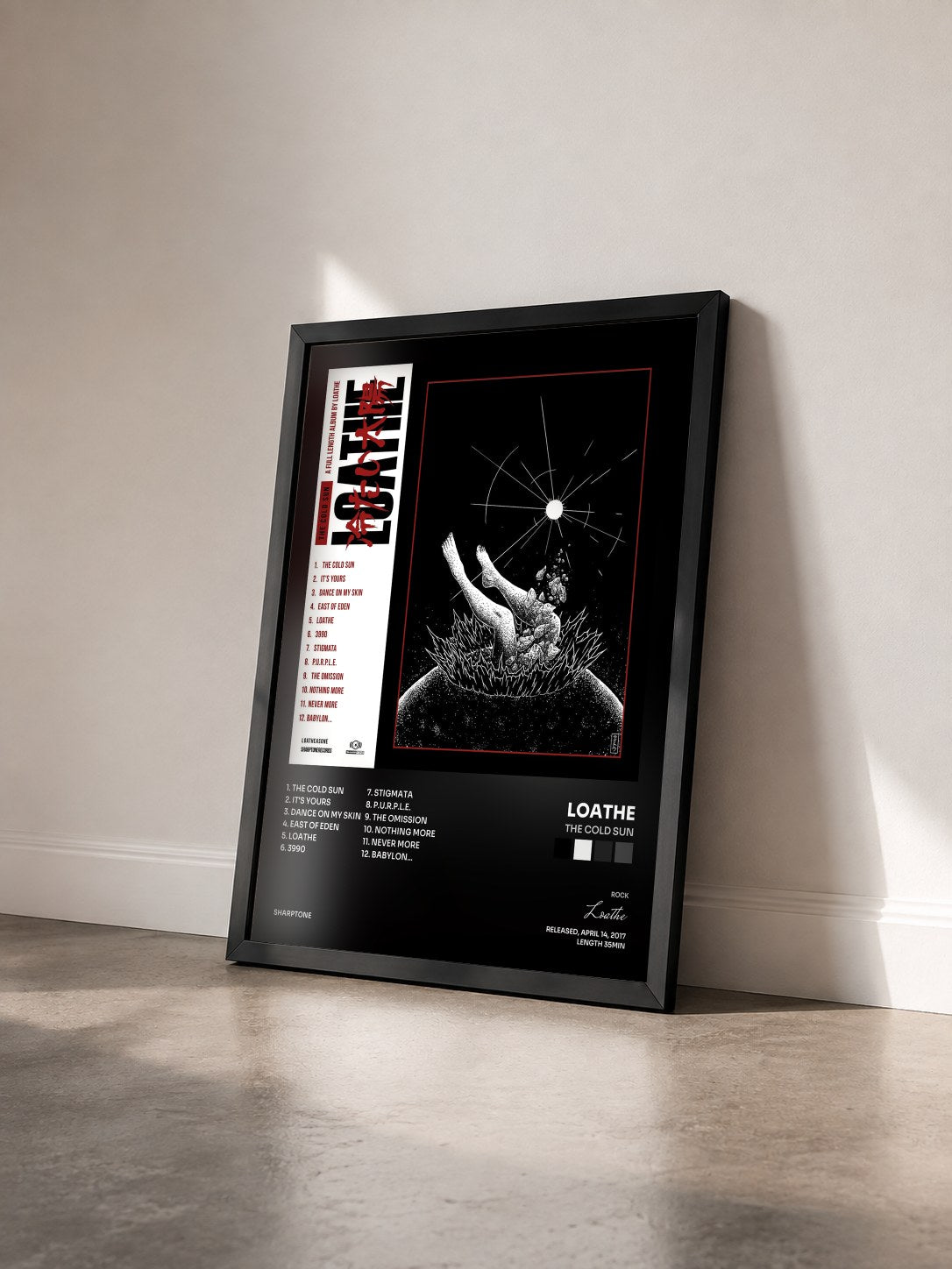 #noir The Cold Sun de Loathe en lámina enmarcada vista de tres cuartos, marco negro