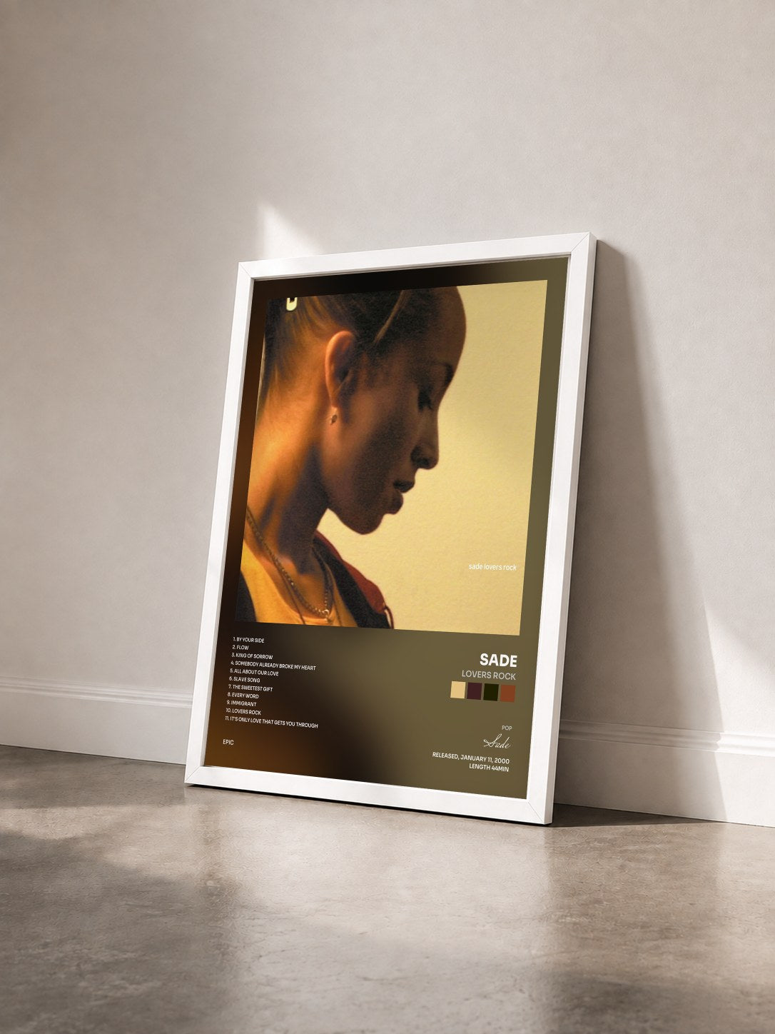 #blanc Tableau de l'album Lovers Rock de Sade vu de trois quarts, cadre blanc