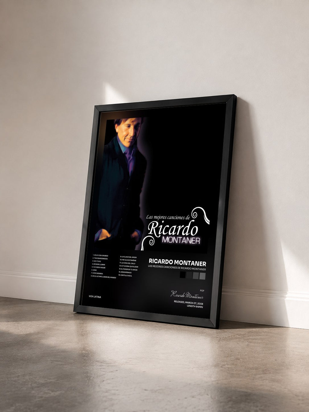 #noir Tableau de l'album Las Mejores Canciones De Ricardo Montaner de Ricardo Montaner vu de trois quarts, cadre noir