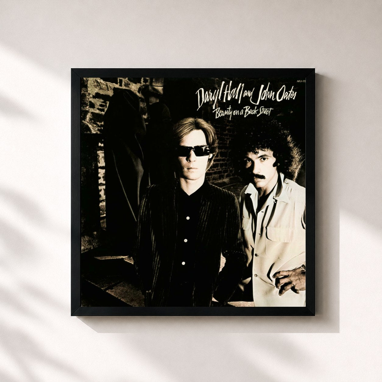 #noir Tableau carré de l'album Beauty On a Back Street de Daryl Hall & John Oates, cadre noir 32x32 cm