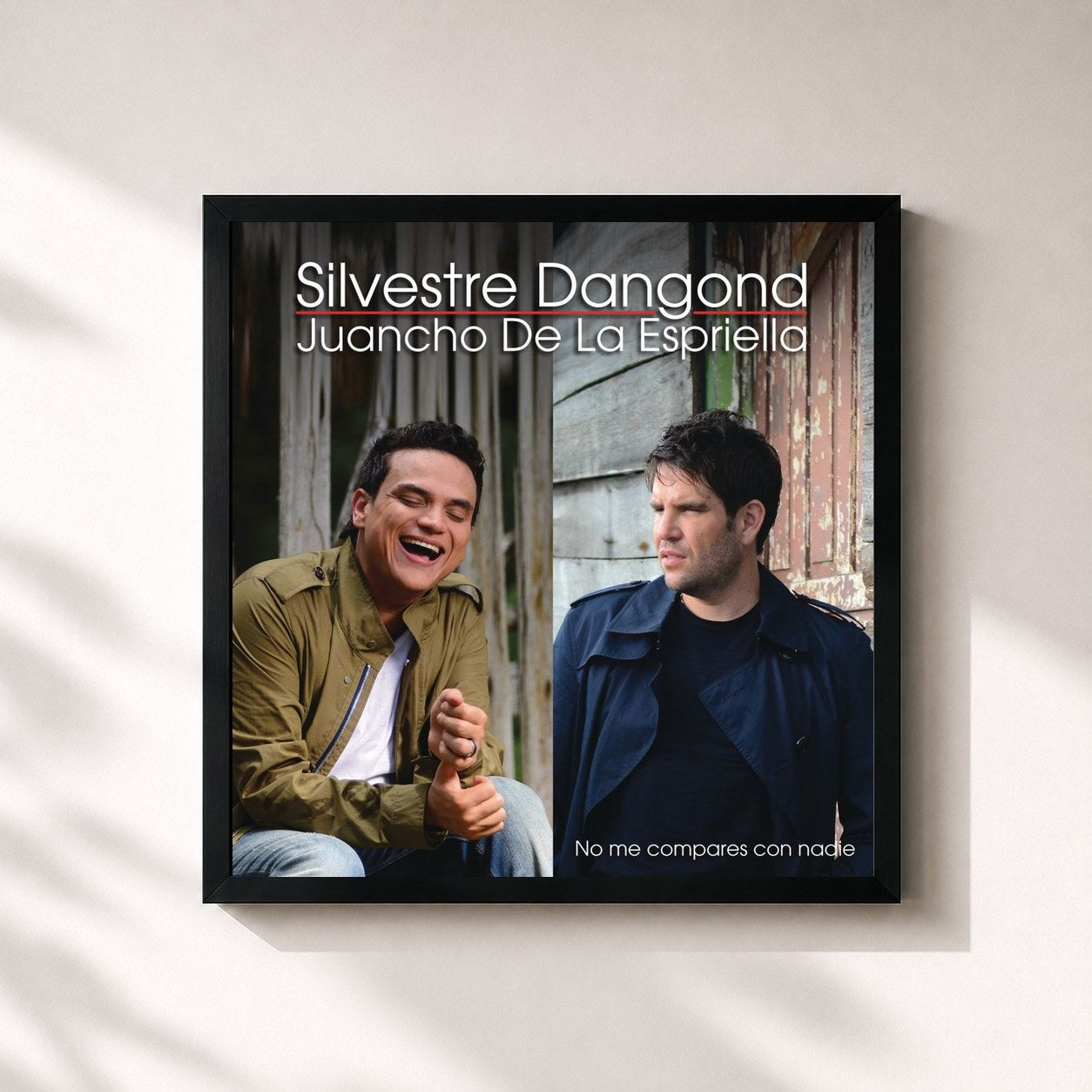 #noir Tableau carré de l'album No Me Compares Con Nadie de Silvestre Dangond, cadre noir 32x32 cm