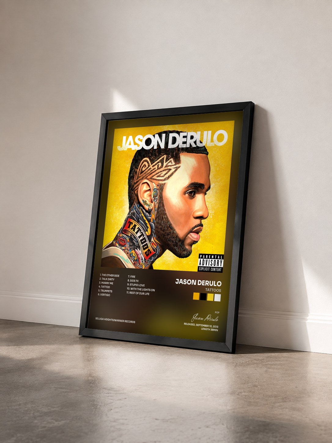 #noir Tableau de l'album Tattoos de Jason Derulo vu de trois quarts, cadre noir