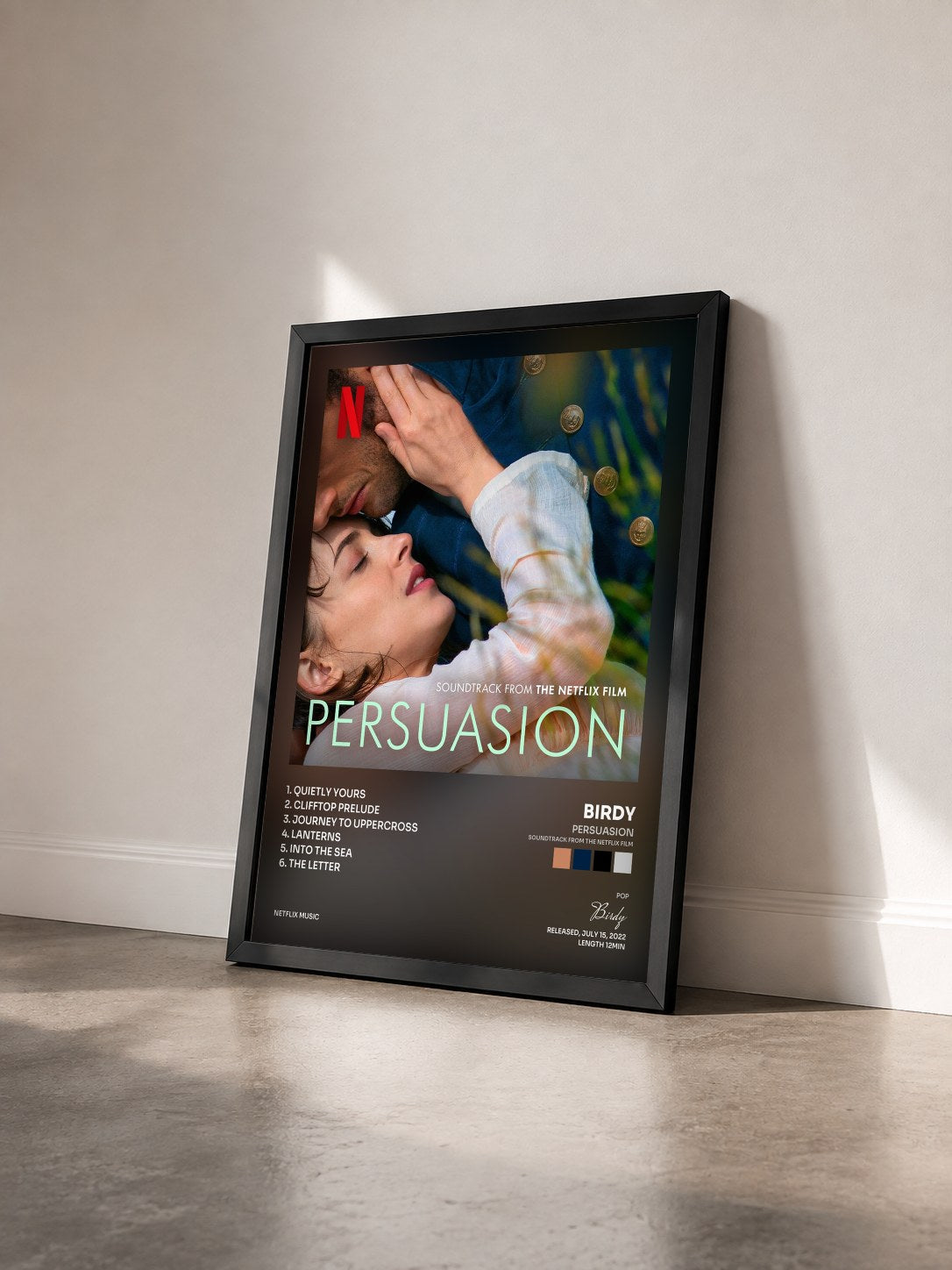 #noir Tableau de l'album Persuasion (Soundtrack from the Netflix Film) de Birdy vu de trois quarts, cadre noir