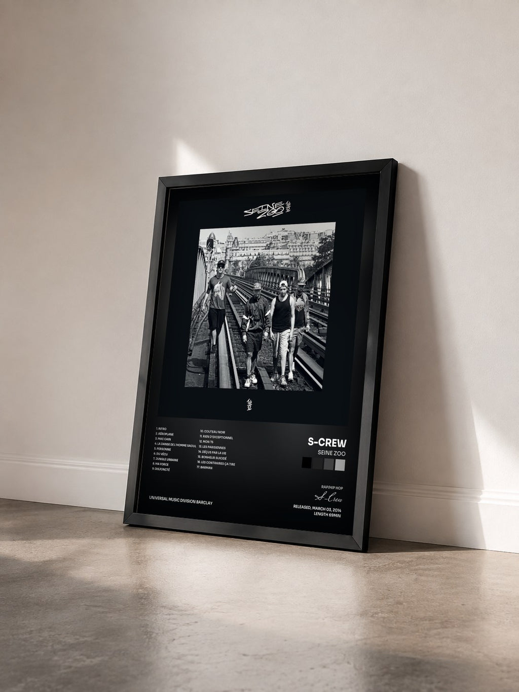 #noir Tableau de l'album Seine Zoo de S-Crew vu de trois quarts, cadre noir