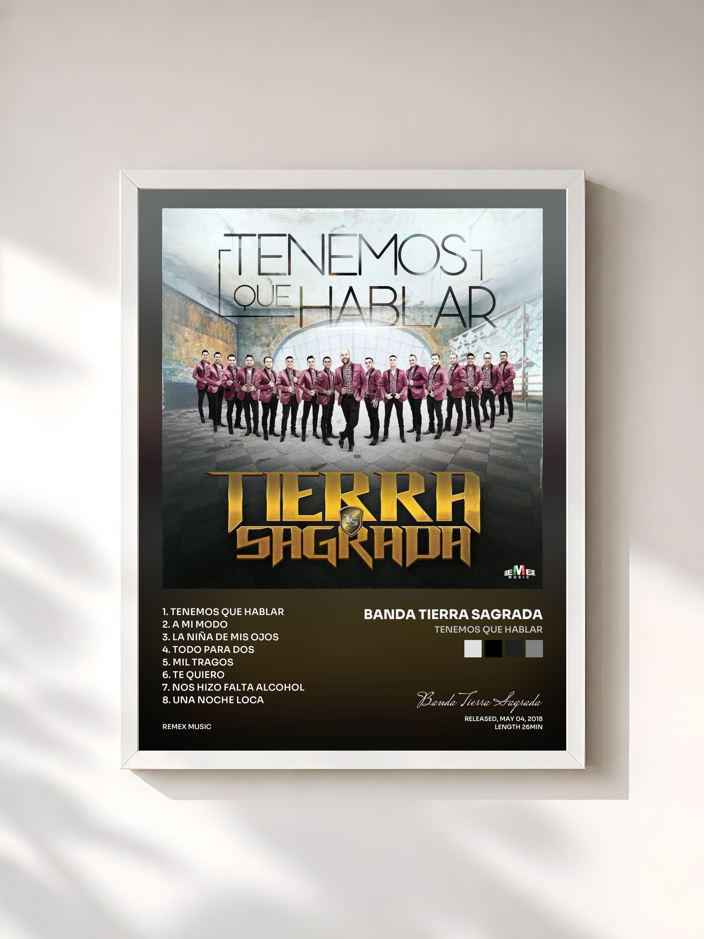 #blanc Tableau de l'album Tenemos Que Hablar de Banda Tierra Sagrada, cadre blanc, imprimé et encadré en France