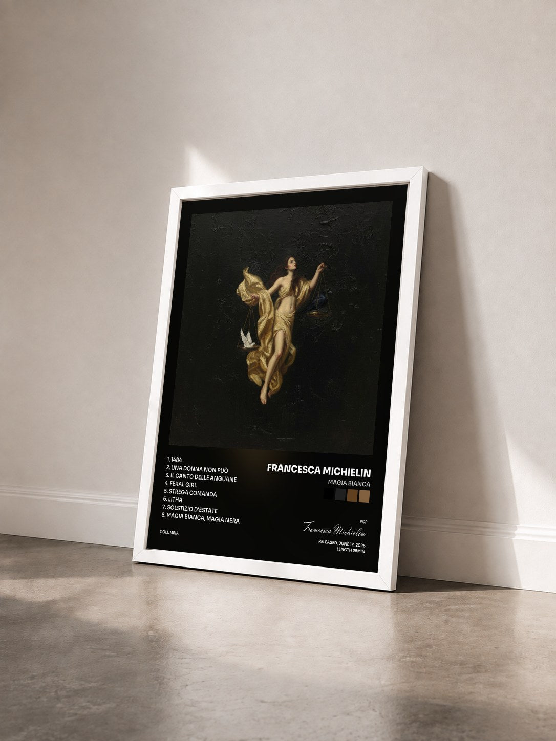 #blanc Tableau de l'album Magia Bianca de Francesca Michielin vu de trois quarts, cadre blanc