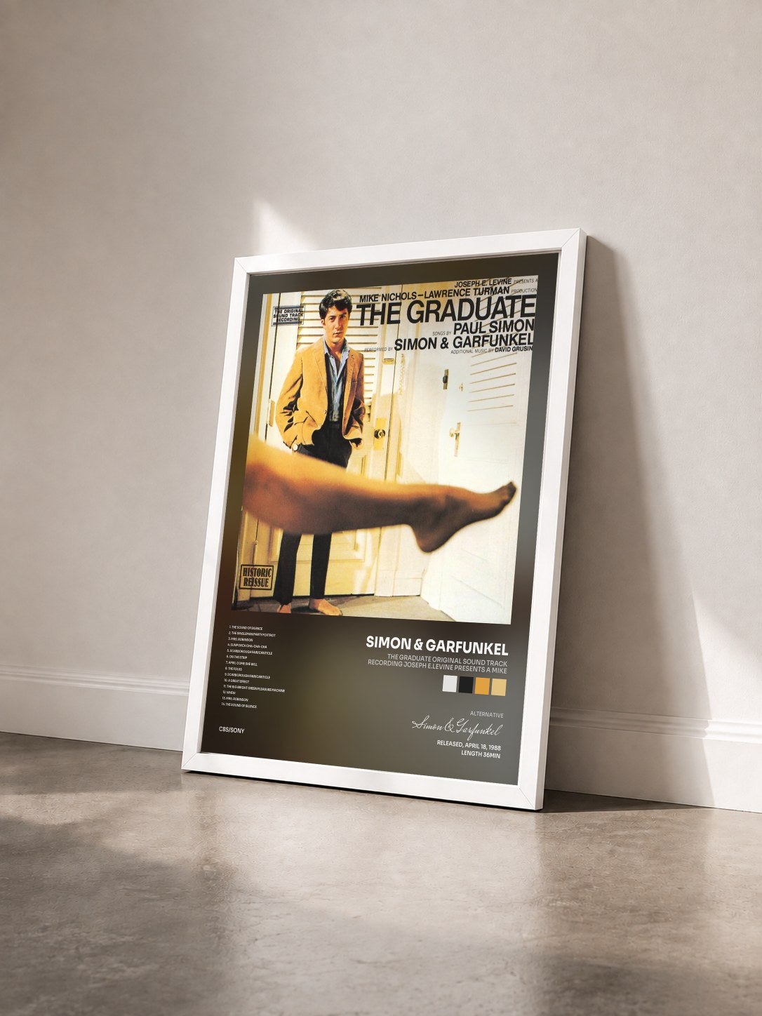 #blanc Tableau de l'album THE GRADUATE Original Sound Track Recording Joseph E.Levine Presents A Mike de Simon & Garfunkel vu de trois quarts, cadre blanc