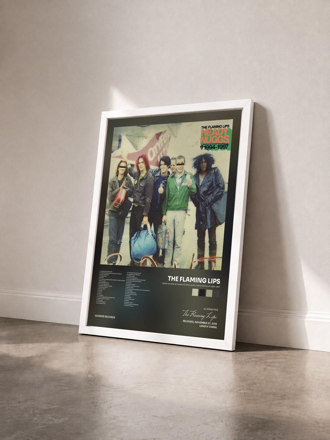#blanc Tableau de l'album Heady Nuggs 20 Years After Clouds Taste Metallic 1994-1997 de The Flaming Lips vu de trois quarts, cadre blanc