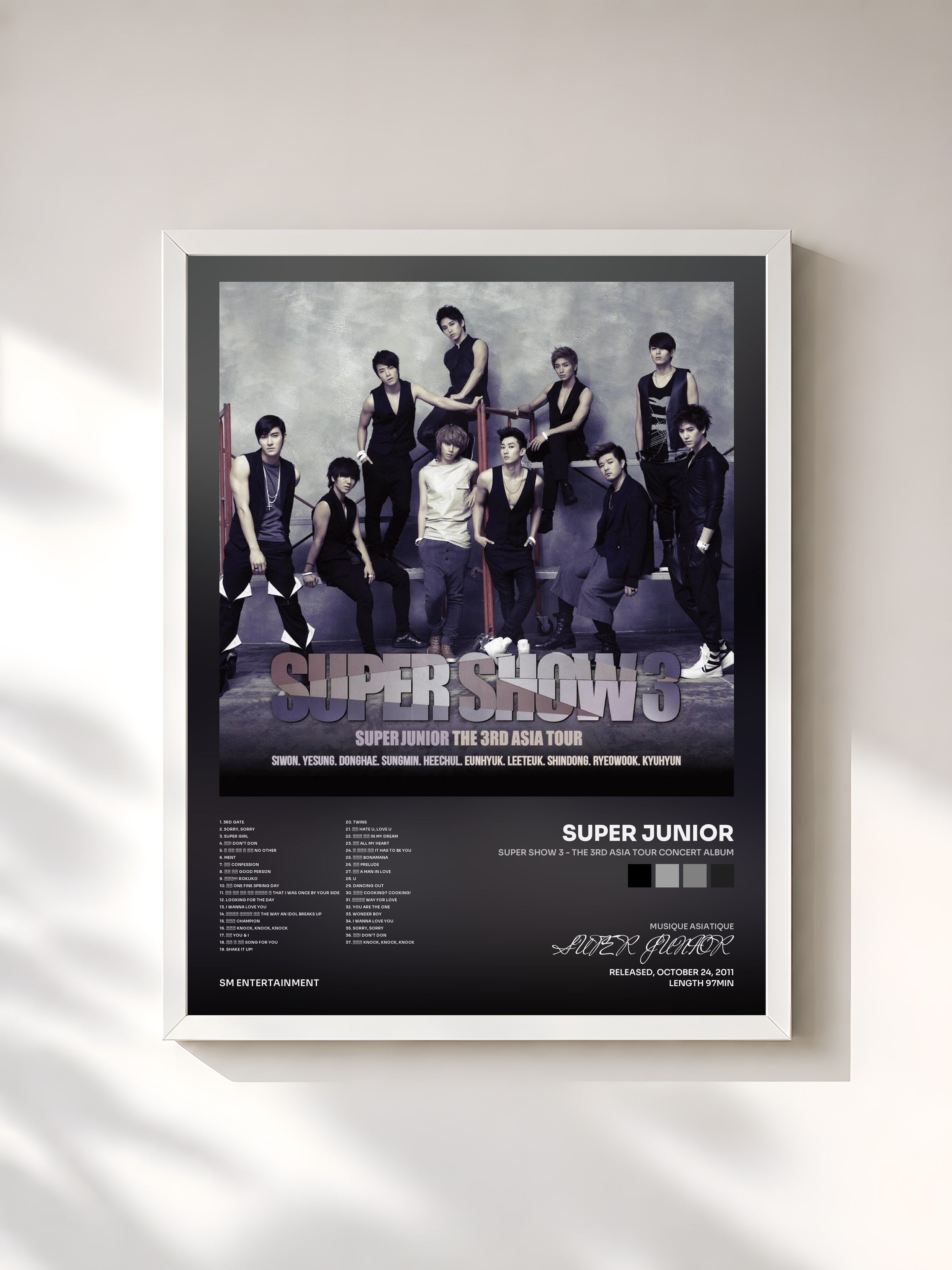 #blanc Tableau de l'album Super Show 3 - The 3rd Asia Tour Concert Album de SUPER JUNIOR, cadre blanc, imprimé et encadré en France