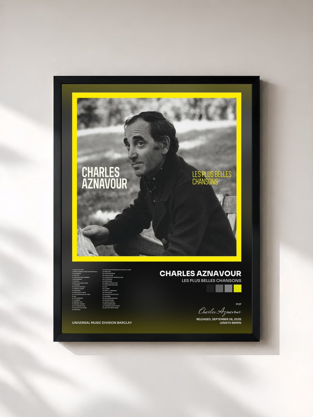 #noir Tableau de l'album Les plus belles chansons de Charles Aznavour, cadre noir, imprimé et encadré en France