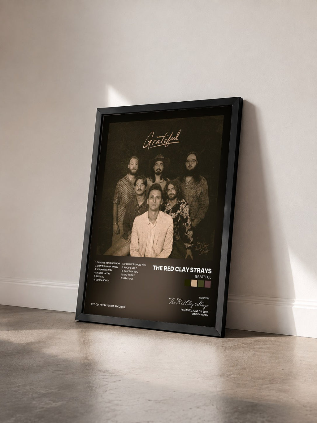 #noir Tableau de l'album Grateful de The Red Clay Strays vu de trois quarts, cadre noir