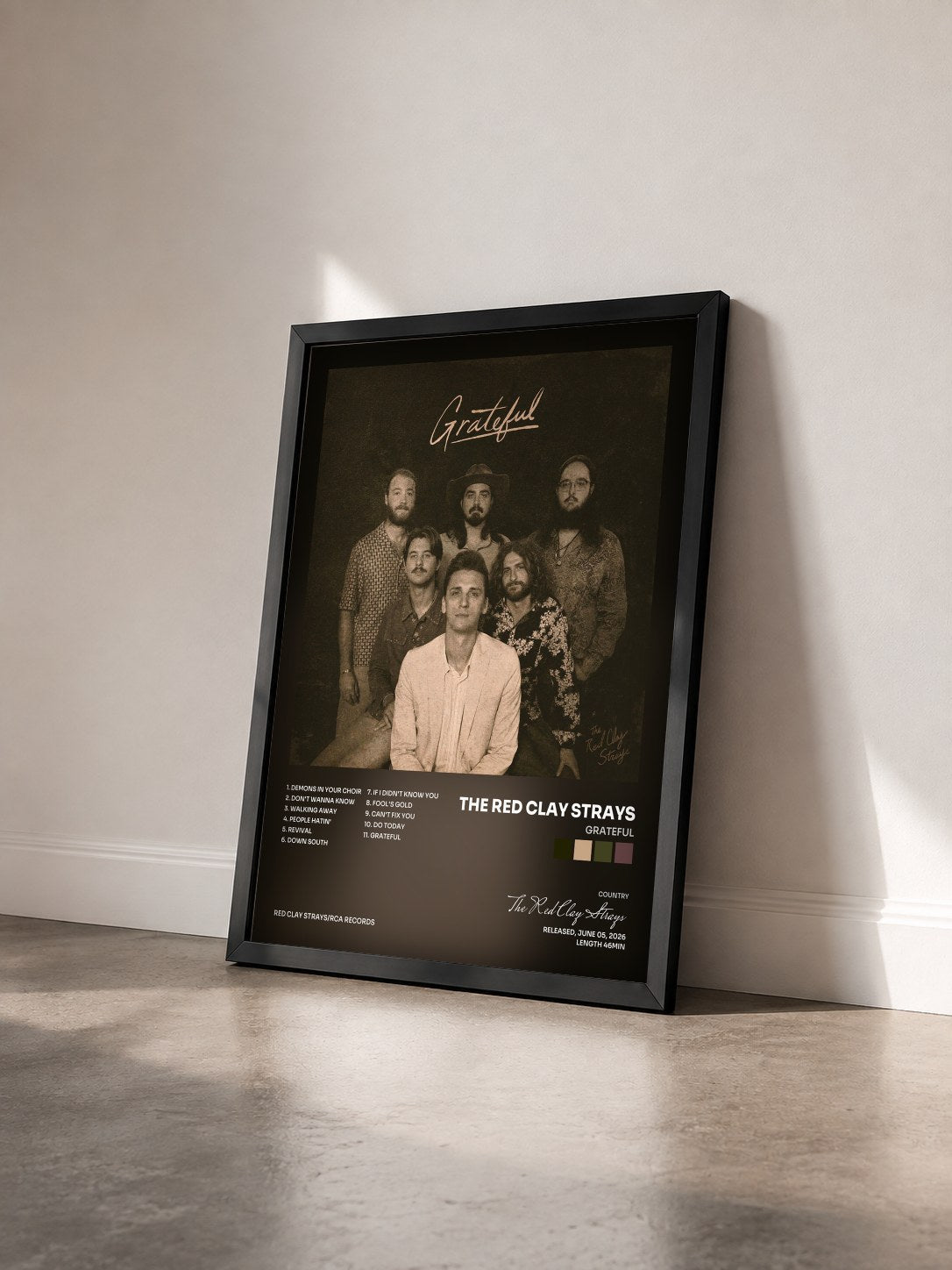#noir Tableau de l'album Grateful de The Red Clay Strays vu de trois quarts, cadre noir