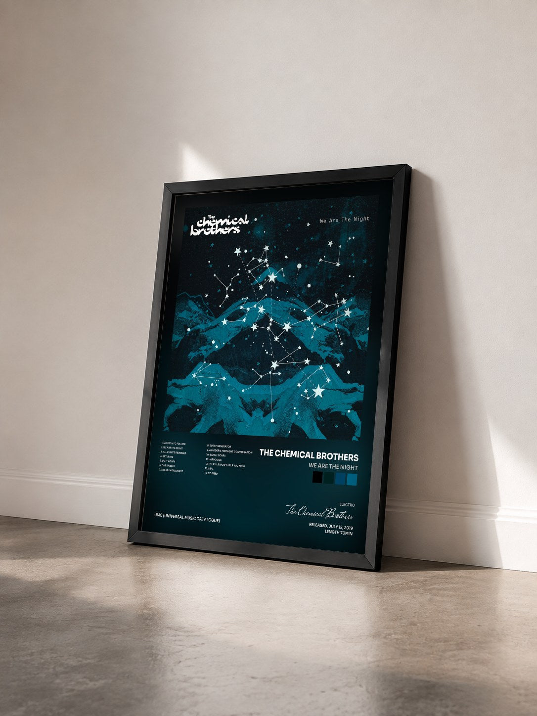 #noir Tableau de l'album We Are The Night de The Chemical Brothers vu de trois quarts, cadre noir